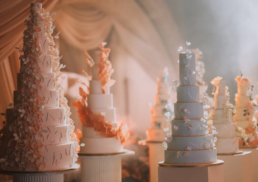 marry me marriott sidelights bridal fair cake